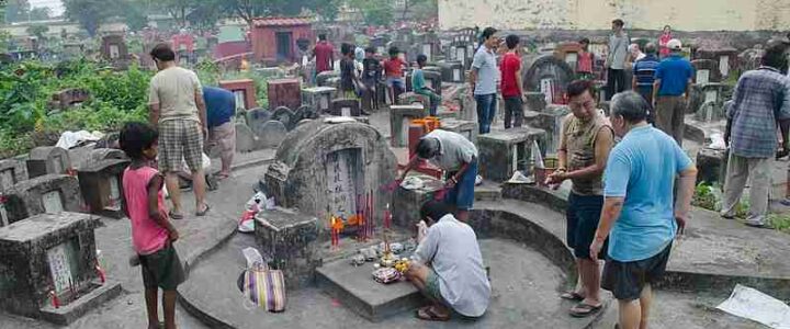 Chonghe Dong Cemetery, Qingming Festival 1, tags: inter-regional - CC BY-SA